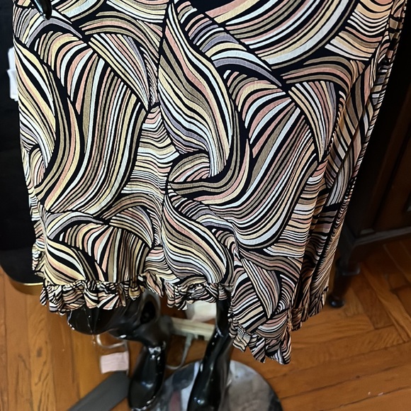 Abstract print dress with cap sleeve - Picture 3 of 7